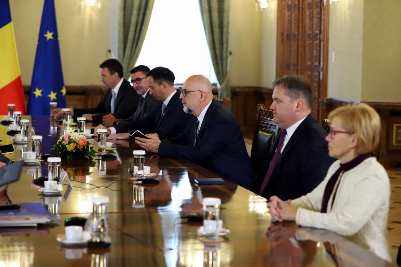 LIVE TEXT | Nicușor Dan a terminat consultările cu partidele din coaliție. PSD a decis retragerea miniștrilor înaintea finalului consultărilor. Nicușor Dan va face o declarație de presă