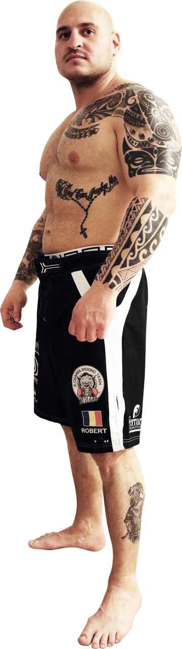 Tolea Ciumac intră în cușcă, în gala “RXF prezintă Superkombat în cușcă”. Moldoveanul a devenit celebru după ce l-a băgat în tomberon pe Dan Diaconescu