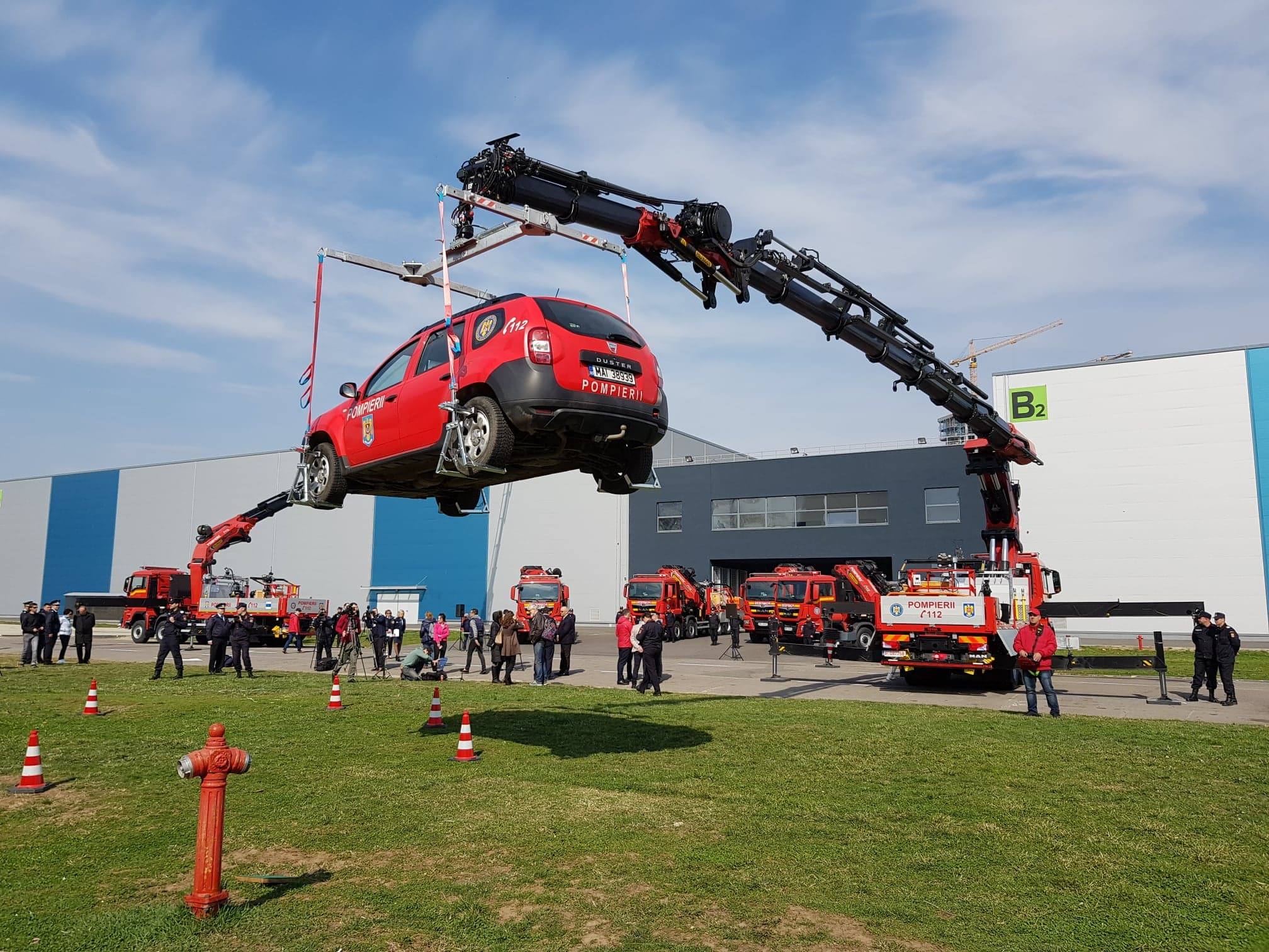 Pompierii din șase județe au primit autospeciale noi. Automacarale pentru misiuni de căutare și salvare (GALERIE FOTO)
