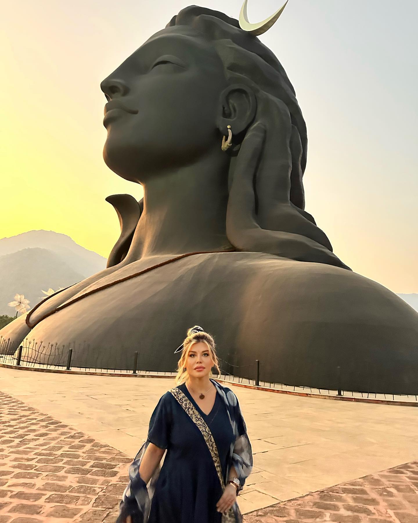 Imagini din vacanța Loredanei Groza în India: „Am avut un oaspete neinvitat”. De aproape o lună e plecată din România