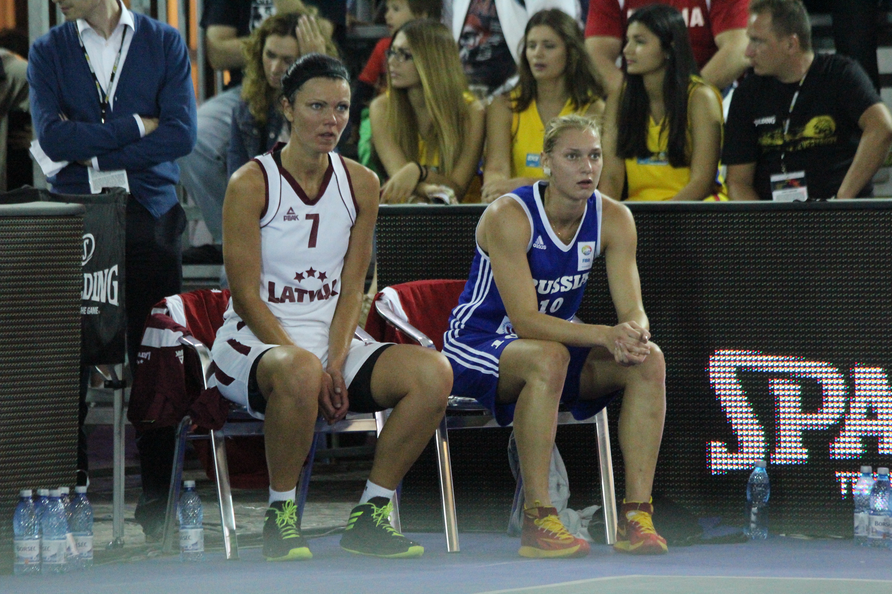 GALERIE FOTO / Echipele României au obţinut victorii pe linie în prima zi a Europeanului de baschet 3x3 