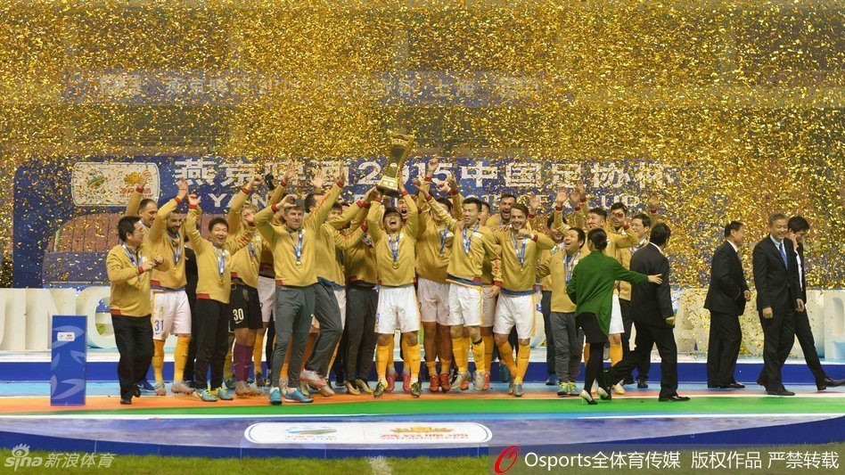 Dan Petrescu și Marius Constantin au cucerit Cupa Chinei. ^”Bursucul”, al doilea trofeu stagional / FOTO&VIDEO