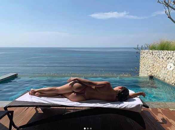 Alexandra Stan arată tot. În ce ipostaze fierbinți s-a fotografiat | FOTO