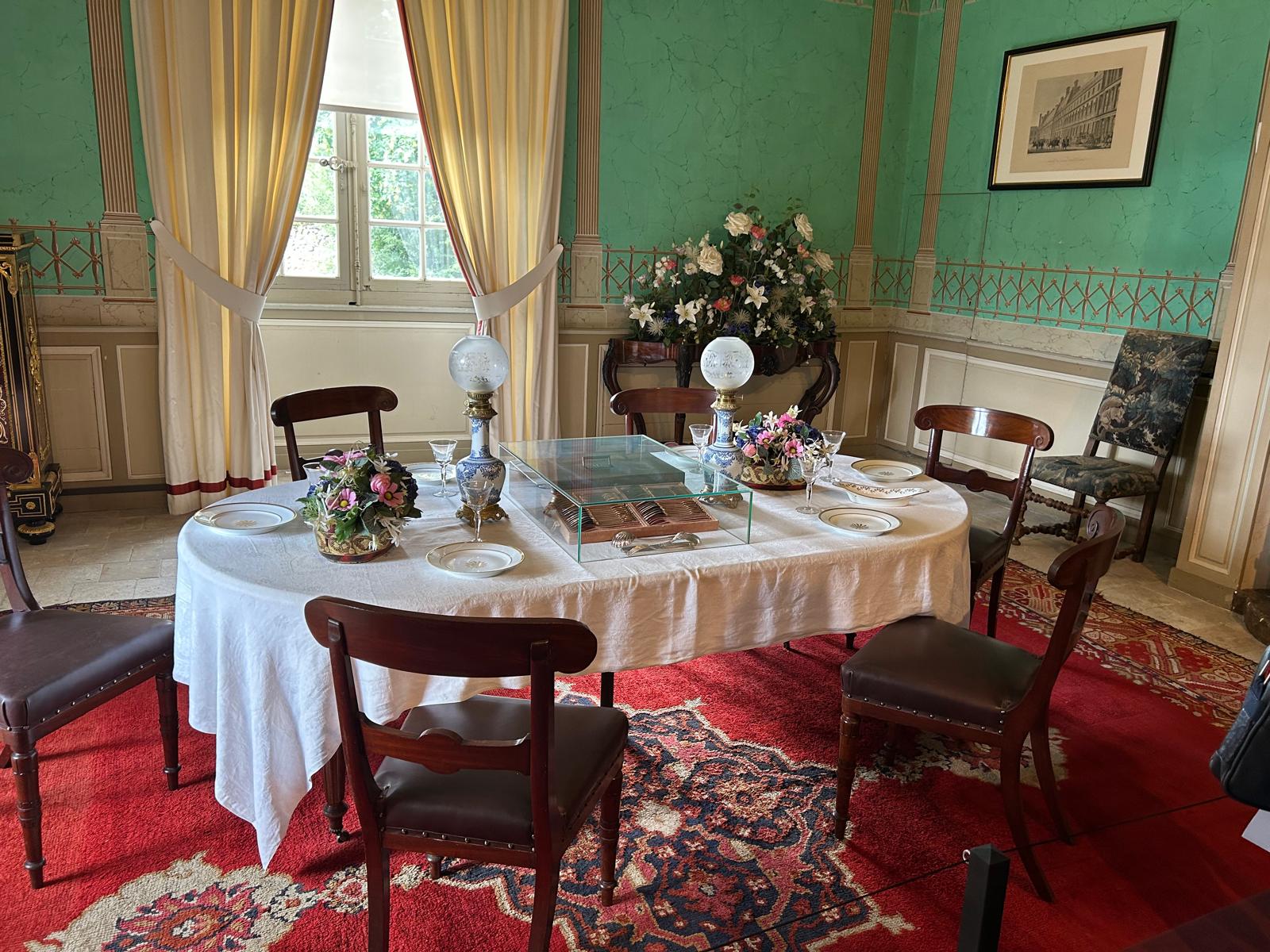 Ce muzee să vezi în Franța. De la Vagonul Armistițiului la casa natală a lui De Gaulle și Maison Léonie a lui Proust, de la Château de Saché Balzac la nuga și Nationale 7. Plus Amboise, câteva plaje și un munte