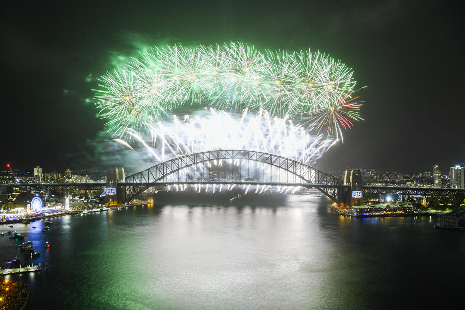 Mistuită de incendii devastatoare, Australia nu a renunțat la focurile de artificii din Sydney, la trecerea în 2020