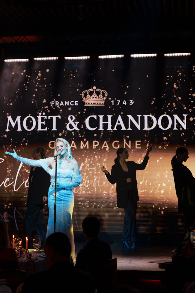 MOËT &amp; CHANDON, la ceas aniversar