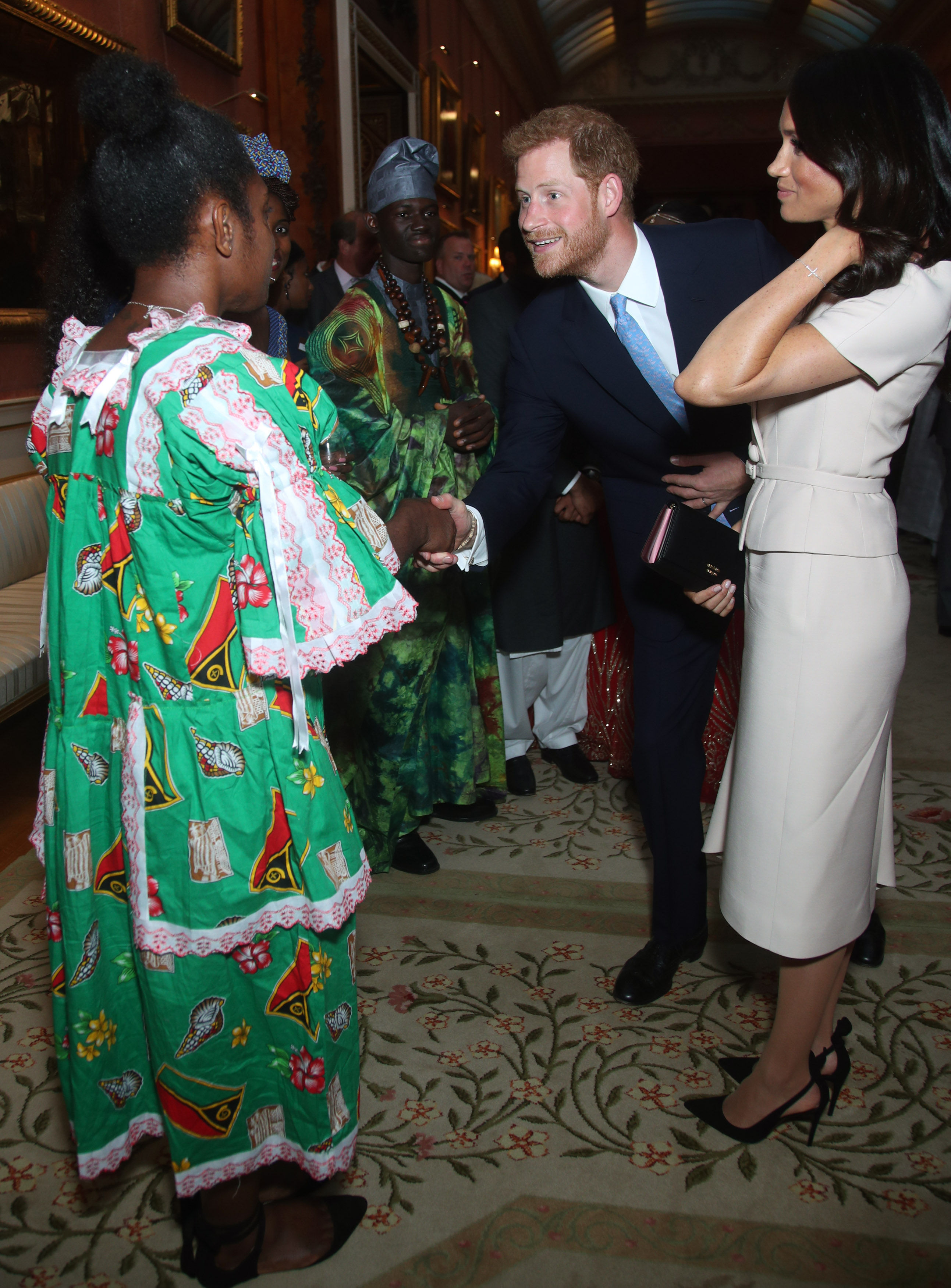 FOTO | Meghan Markle, lipsită de respect în fața Reginei Marii Britanii. Cum a stat ducesa de Sussex la fotografia oficială