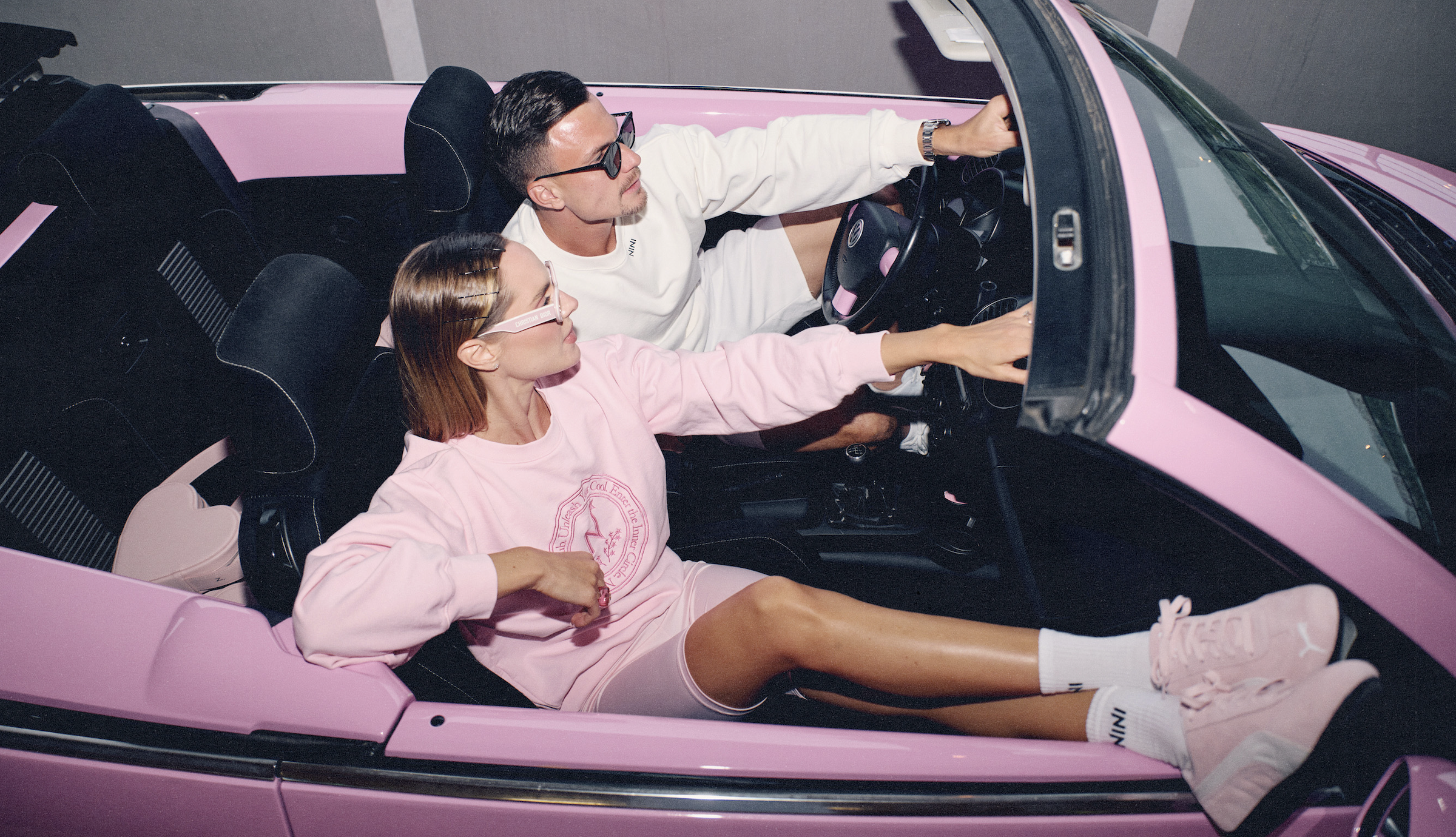 A világhírű teniszező Fucsovics Márton és Molnár Nini együtt szerelepnek a PINK DROP kampányban