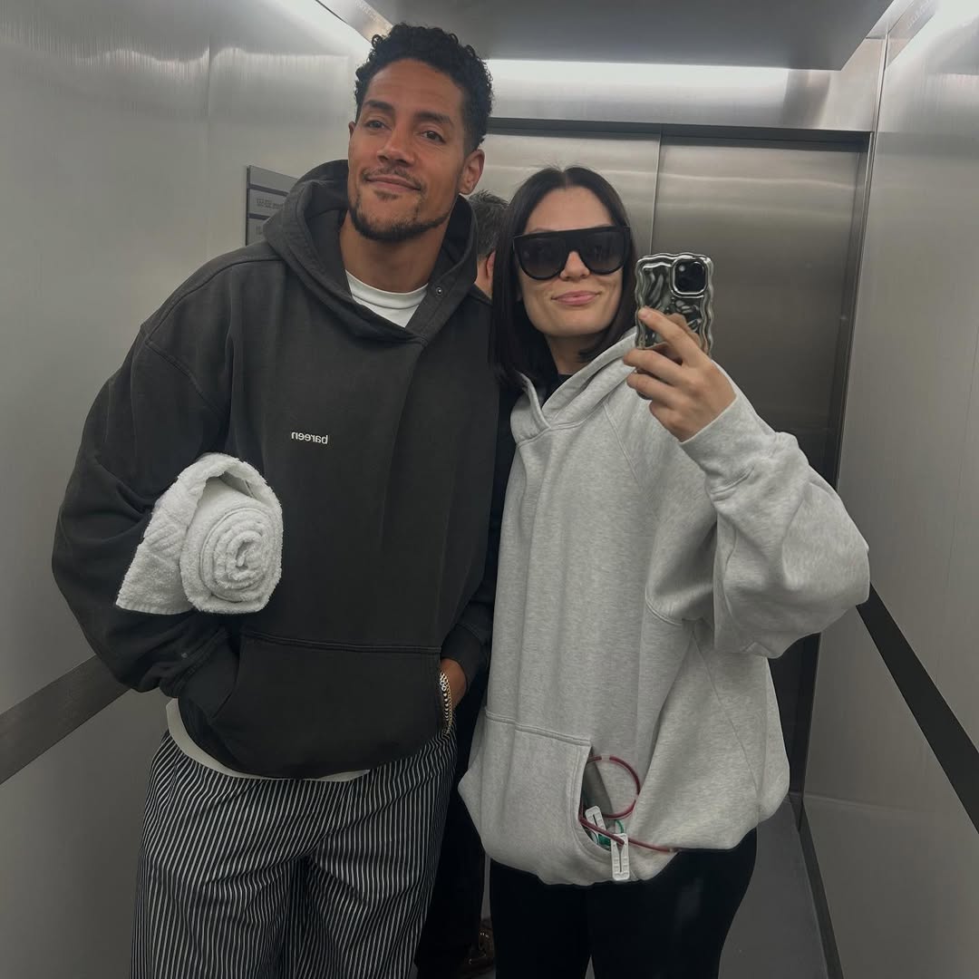 Jessie J a fost operată de cancer la sân. Mesajul transmis de cântăreață de pe patul de spital: „Aștept rezultatele”