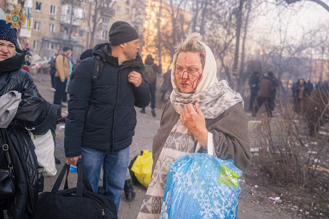 Război în Ucraina, ziua 23 | Forțele ruse au ajuns în centrul Mariupolului. Primul bilanț al atacului asupra teatrului din oraș. Moscova anunță progrese în negocieri, Kievul își menține poziția