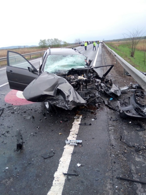 UPDATE / Trafic blocat pe DN1, în zona Porumbacu de Jos. O persoană a murit și trei au fost rănite