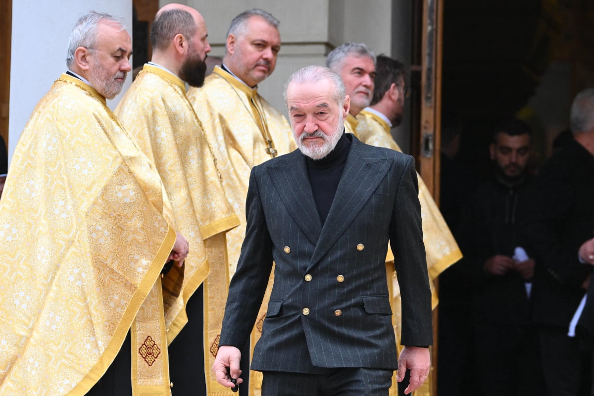 Mihai Bendeac îl ironizează pe Gigi Becali după sfințirea bisericii de 10 milioane de euro din Pipera: „Intri acolo ca la mă-ta pe tarla”