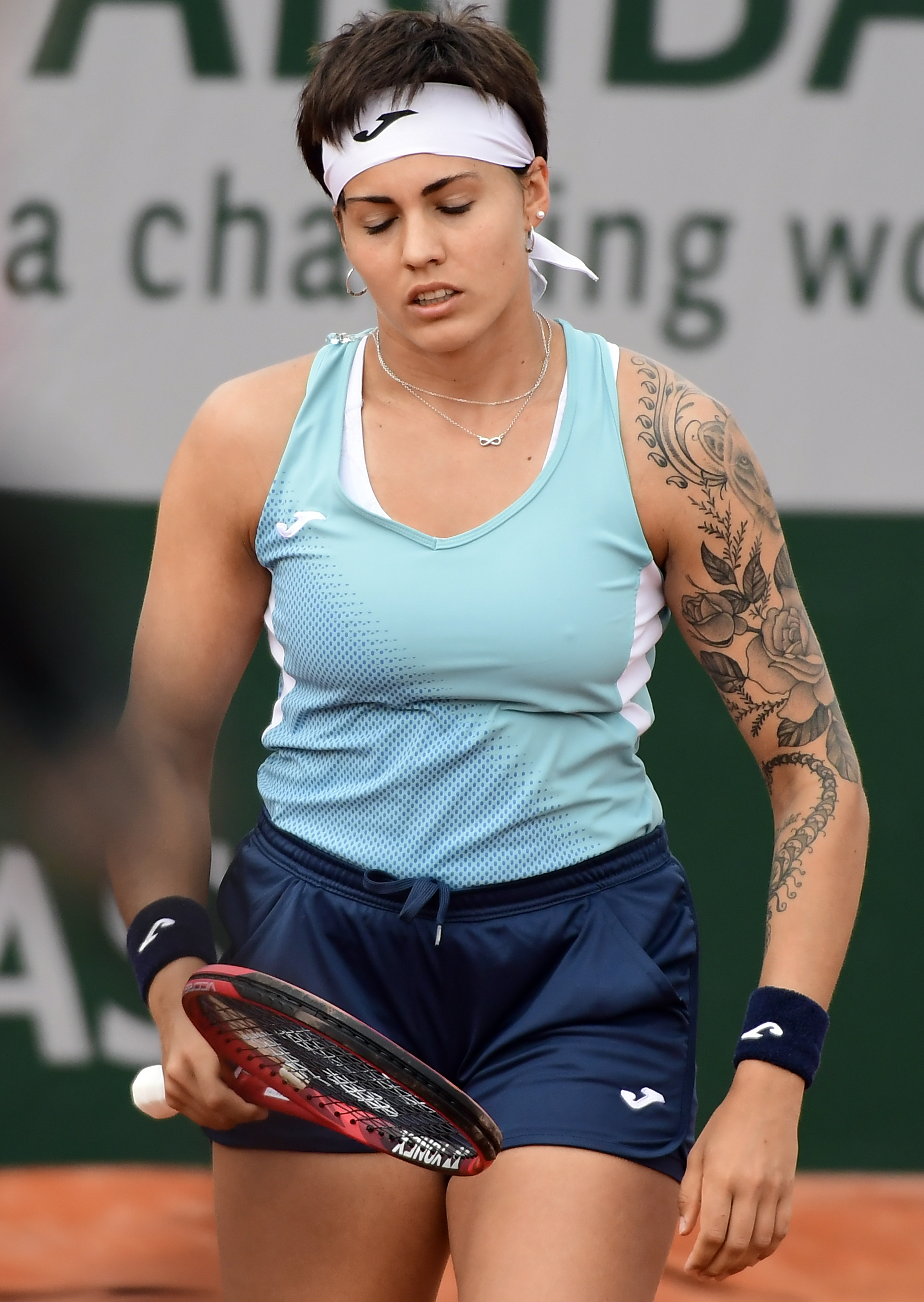 Ea a eliminat-o pe Sorana Cîrstea în turul 2 la Roland Garros. Aliona Bolșova Zadoinov este spaniolă de origine moldoveană | GALERIE FOTO
