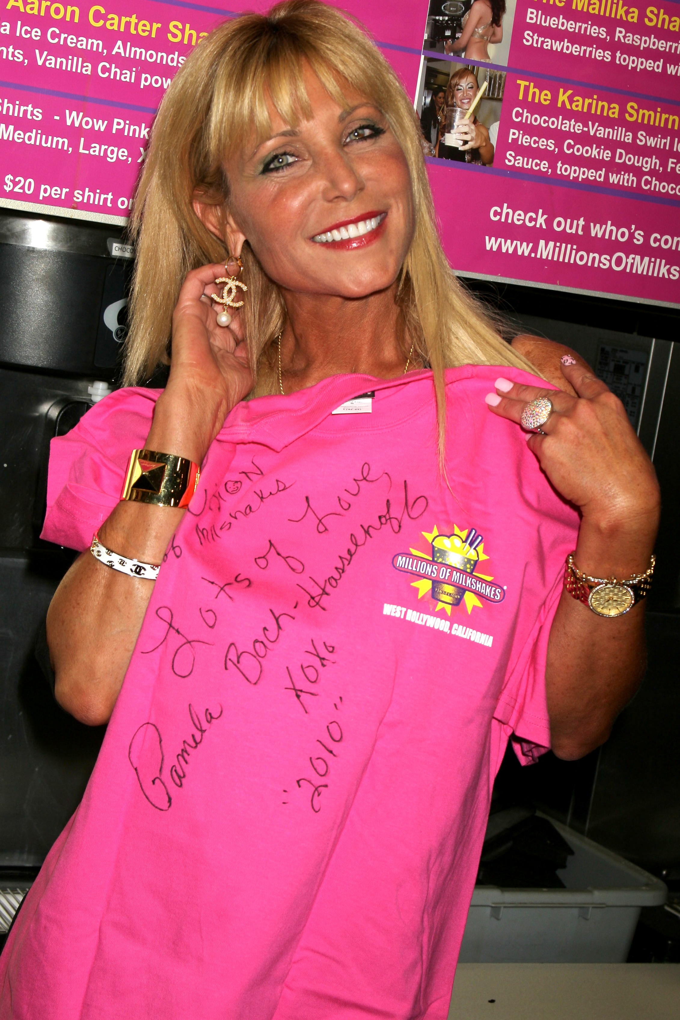 Pamela Bach s-a sinucis. Actrița a fost celebră pentru rolul din „Baywatch”