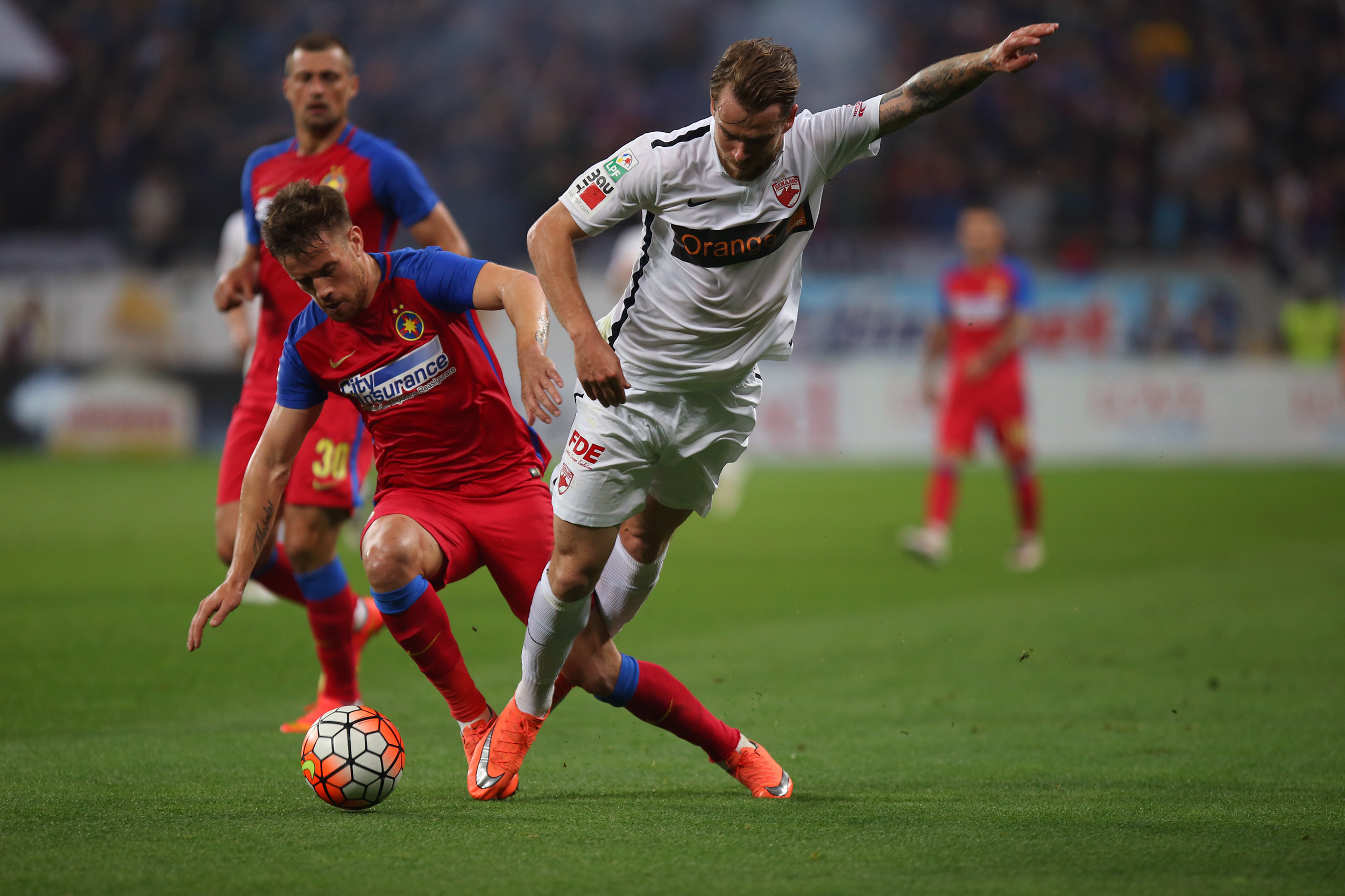 Derby de România. Steaua - Dinamo 1-1. Meciul a fost decis de un autogol şi de reuşita "rezervei" Gnohéré. Reacţii / FOTO & VIDEO