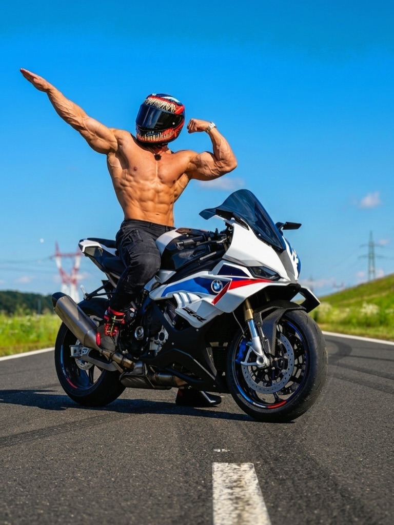 Accidentul de motocicletă al lui Andrei Bordeianu de la „Love Island” a fost filmat. Imagini de pe camera de bord: „Să conducem atenți”