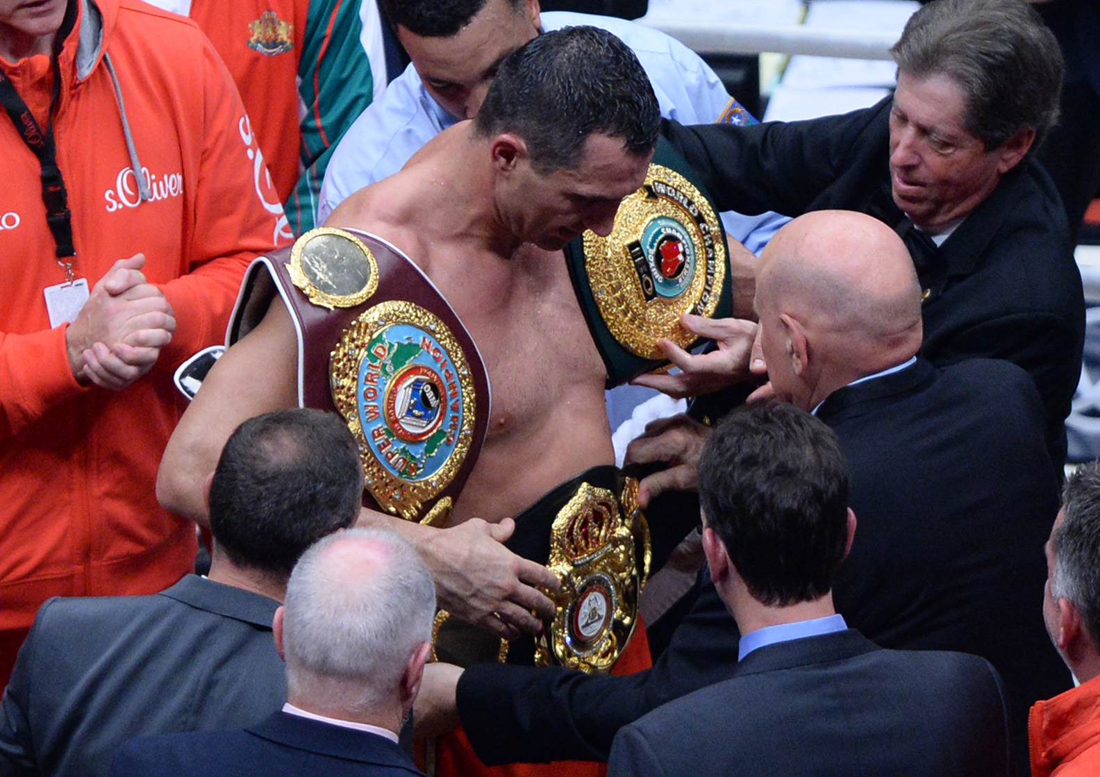 Klitschko l-a făcut KO pe Pulev, dar bulgarul a arătat că Wladimir încă poate fi lovit