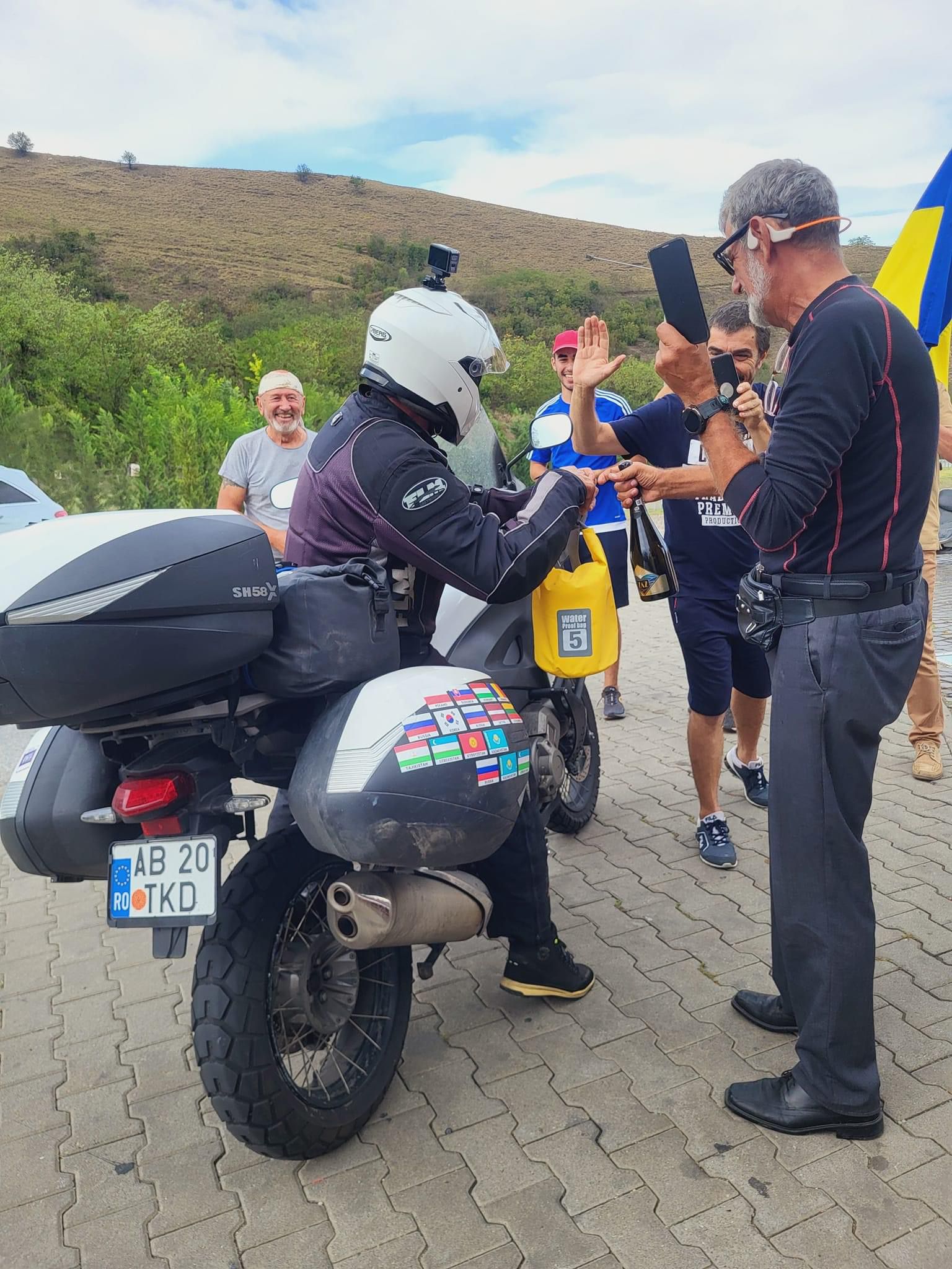 Din România până în Coreea de Sud pe motocicletă: un traseu de 36.000 de kilometri făcut în 91 de zile. Cifrele unei călătorii extraordinare