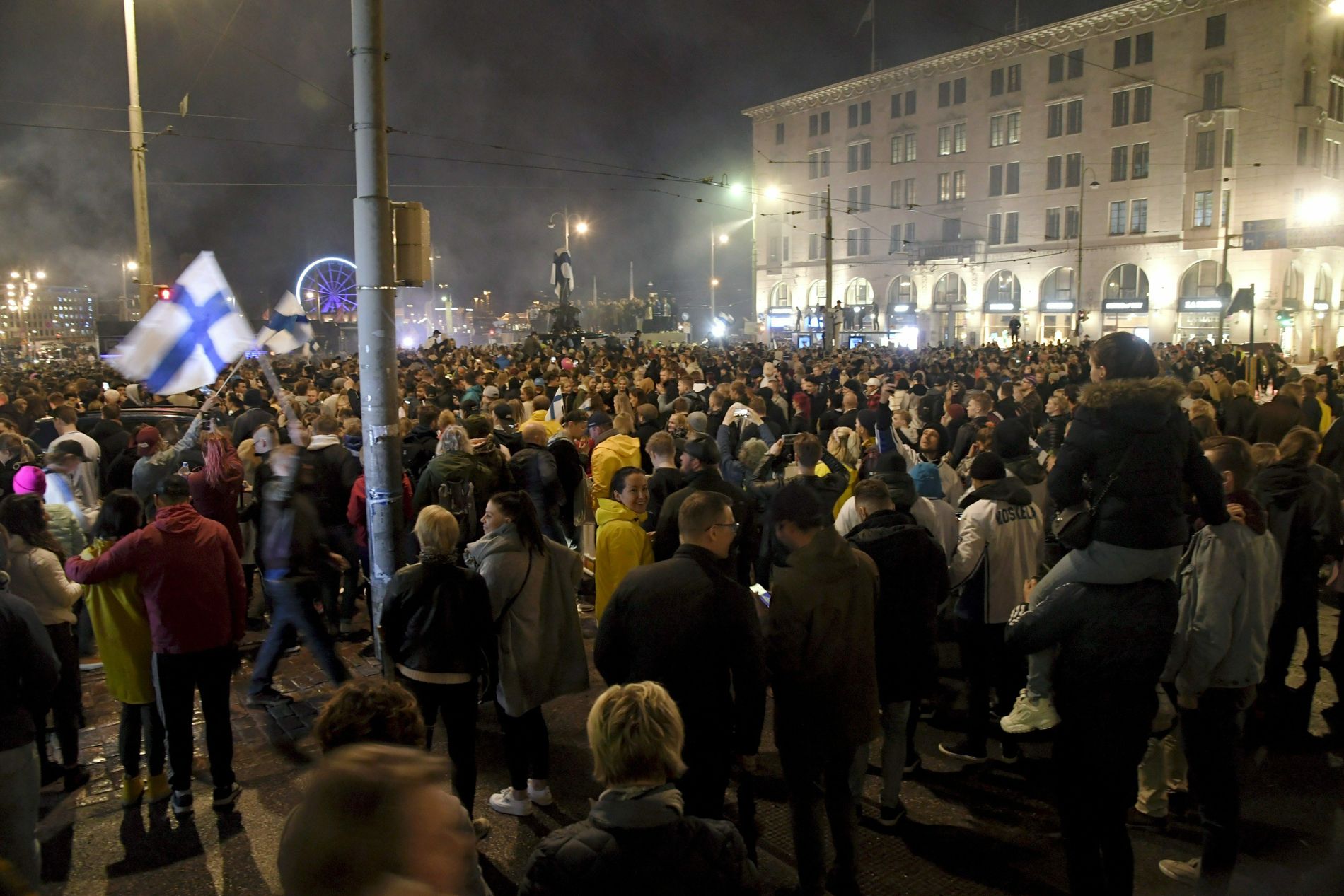 Finlandezii au sărbătorit în chiloți titlul mondial la hochei | GALERIE FOTO&VIDEO