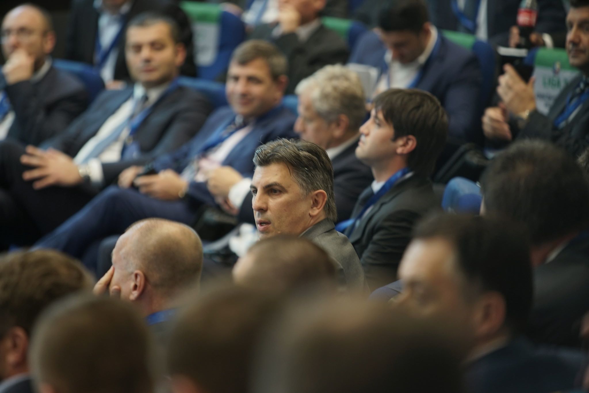 Cum a venit Cristi Chivu încălțat la alegerile FRF 2018 | Foto în articol