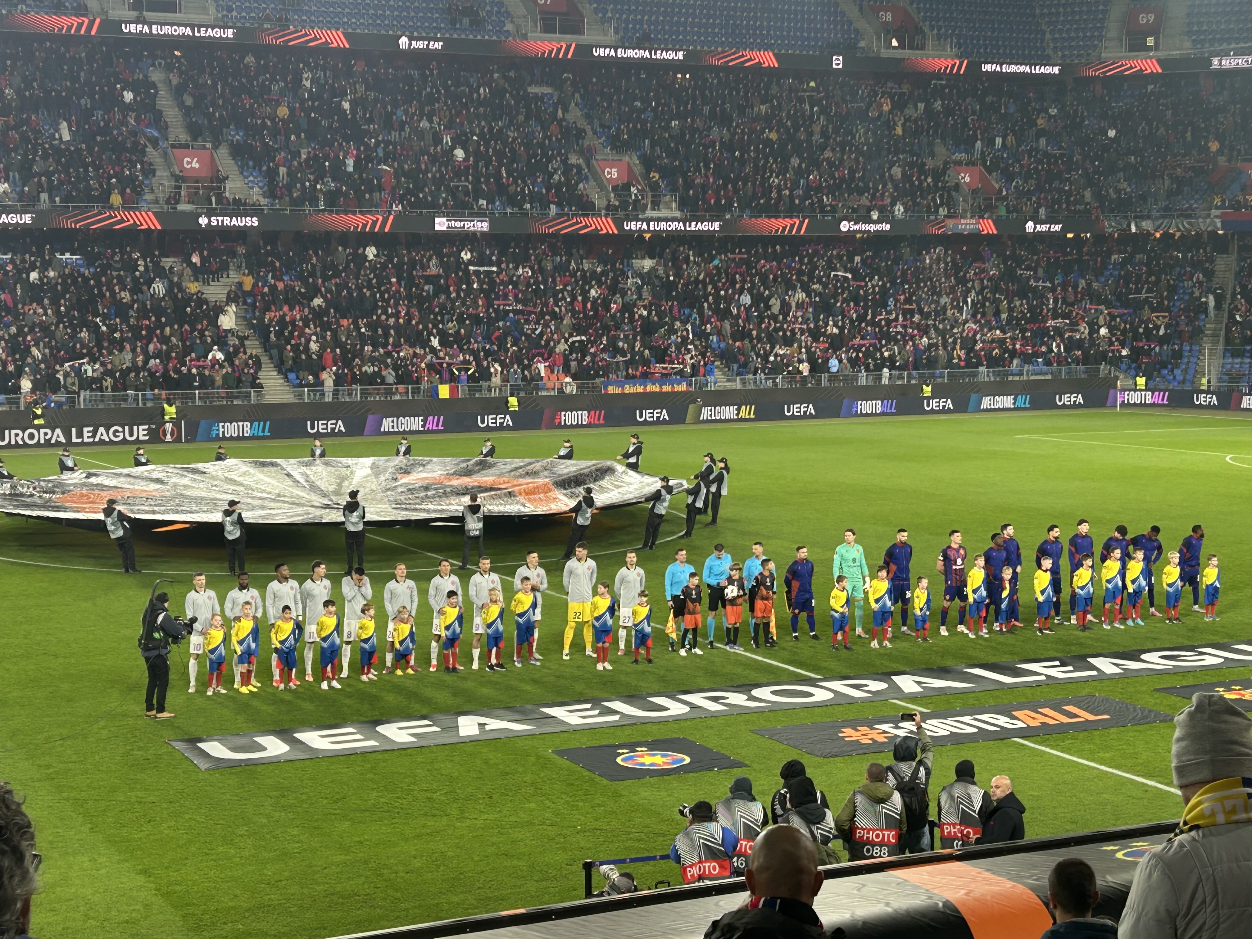 FC Basel - FCSB 3-1, în Europa League. Golazo Olaru, norocosul Shakiri a reușit „dubla”, Ibrahim Salah a închis meciul