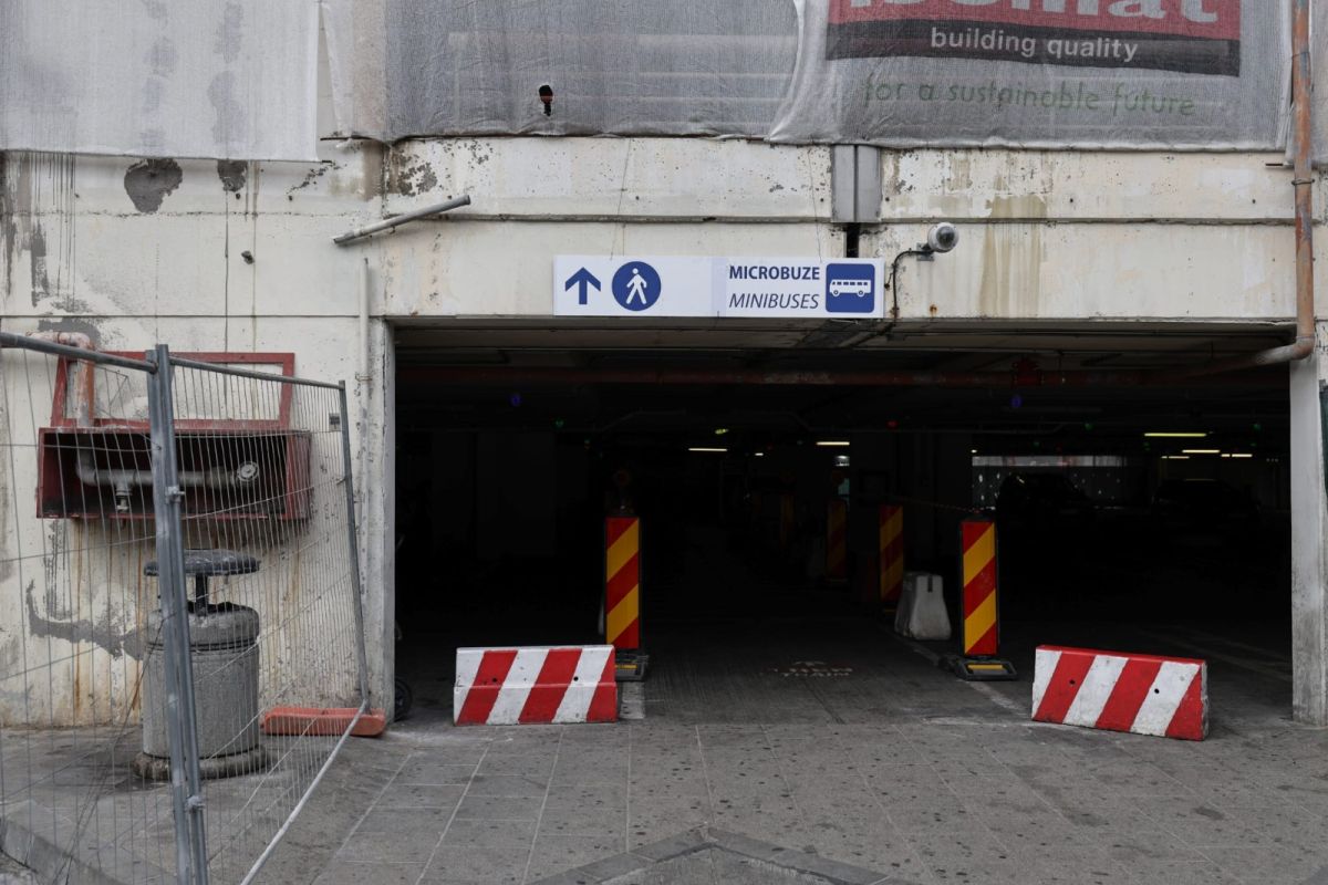 Parcarea Sosiri de la Aeroportul Henri Conadă a fost închisă astăzi: la toamnă se deschide una nouă, pe 4 niveluri