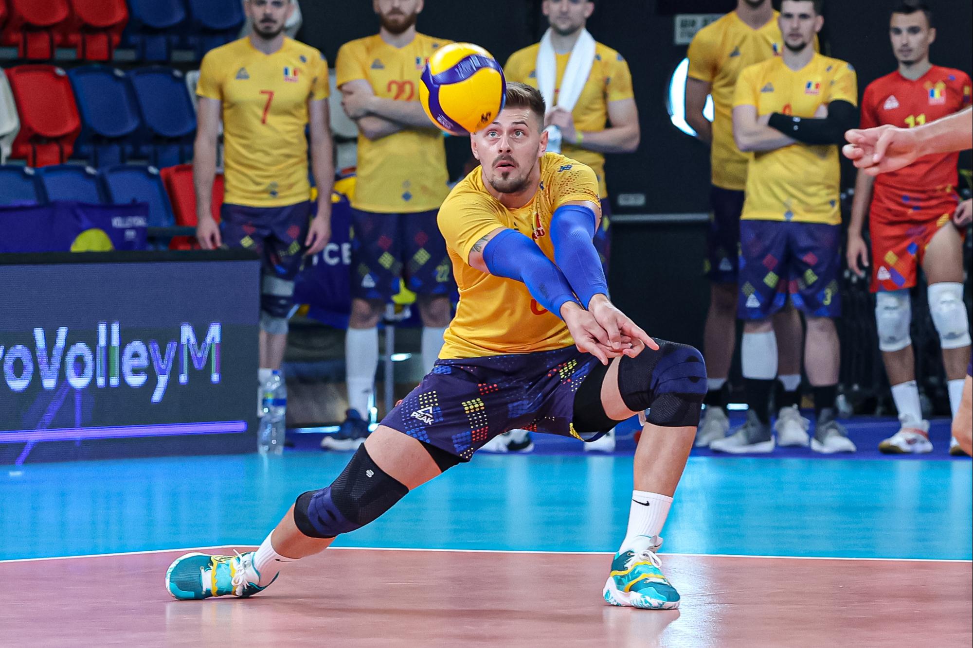 „Tricolorii” au răpus campioana olimpică en-titre. Voleibaliștii români au învins Franța și s-au calificat în „optimile” Campionatului European