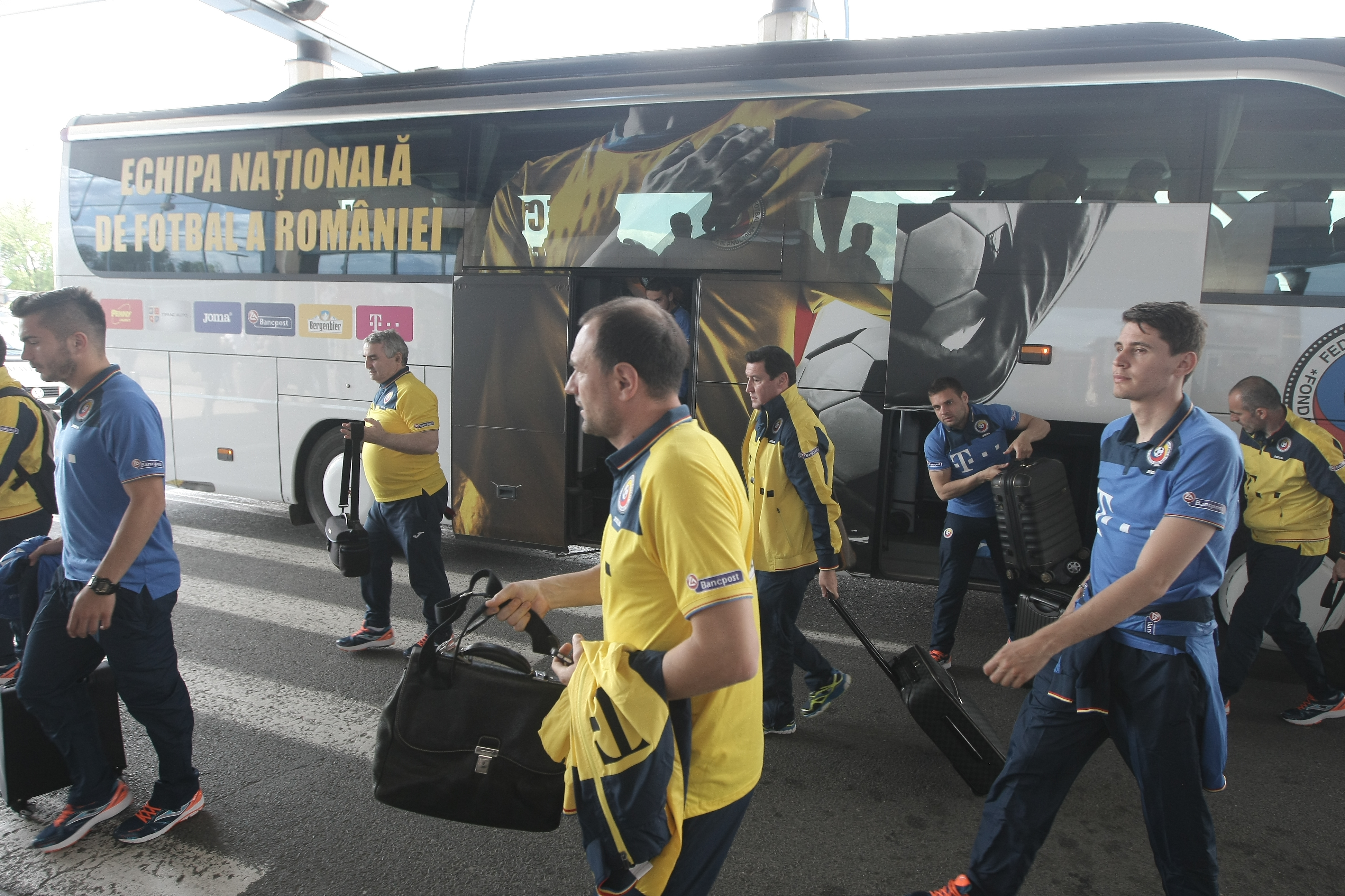 Anghel Iordănescu l-a luat pe Denis Alibec în cantonamentul din Italia. Selecționerul, absent | GALERIE FOTO
