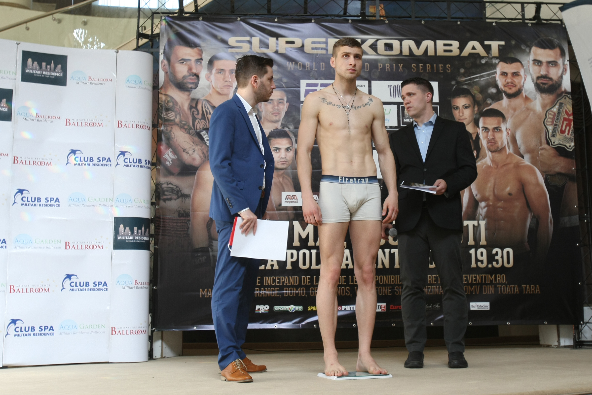 Luptătorii de la Superkombat București au trecut cu bine de proba cântarului oficial / GALERIE FOTO