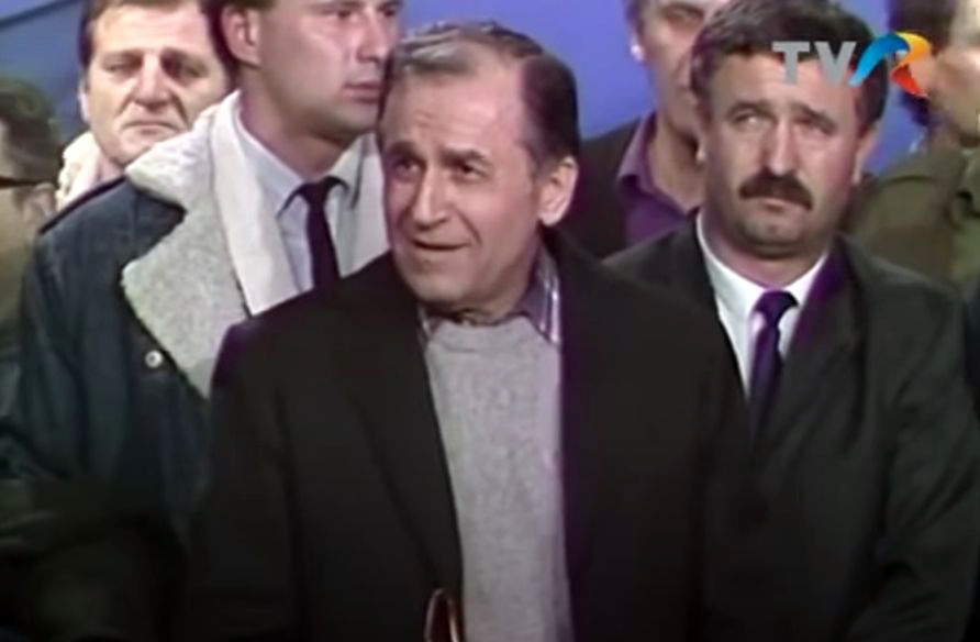 Cum a preluat Ion Iliescu puterea absolută în timpul Revoluției din decembrie 1989. „Am intrat în legătură cu ambasada sovietică ca să comunice la Moscova, să se ştie cine suntem şi ce vrem”