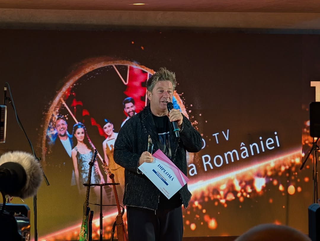 Moment inedit la Premiile TVmania: Shurubel și Bogdan Ciudoiu de la PRO TV au oferit un premiu pentru „SuperNeatza cu Răzvan și Dani”, emisiune de la Antena 1