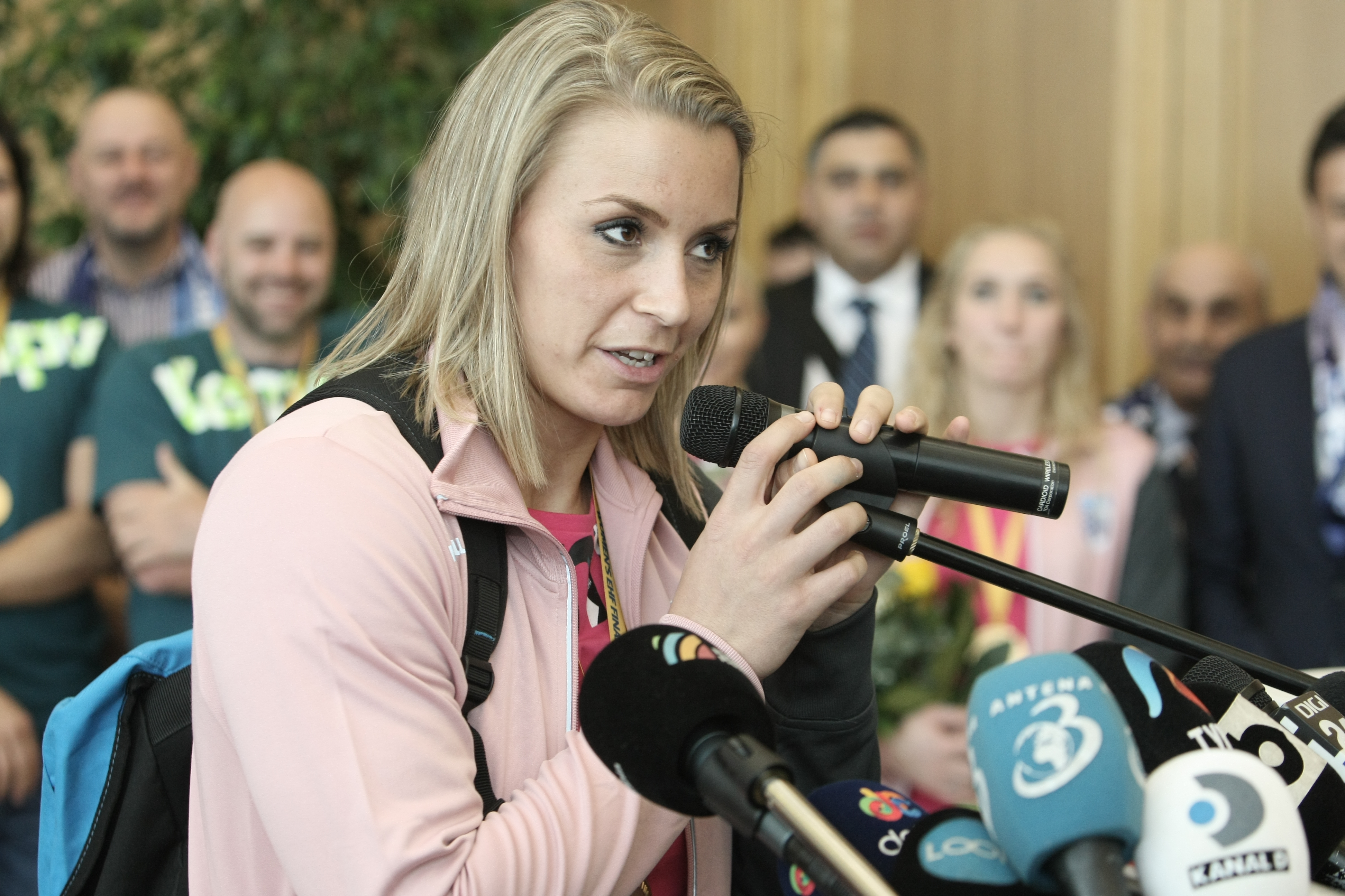 Pivotul Oana Manea a avut două dedicații, după ce a câștiga Liga Campionilor! Pentru ”Malefica” și pentru tata!