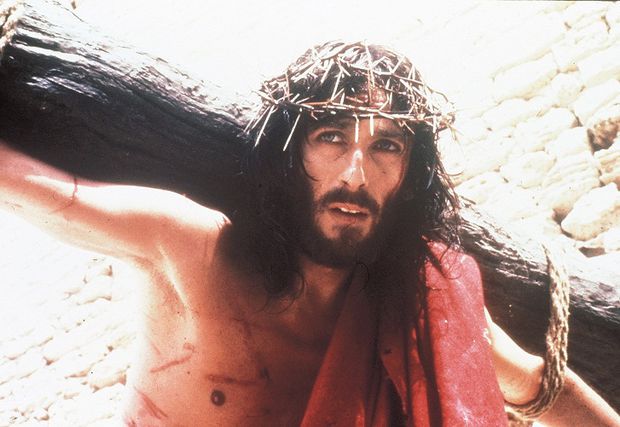 „Blestemul” rolului lui Iisus? Cum i s-a schimbat viața actorului Robert Powell și cum arată la 82 de ani