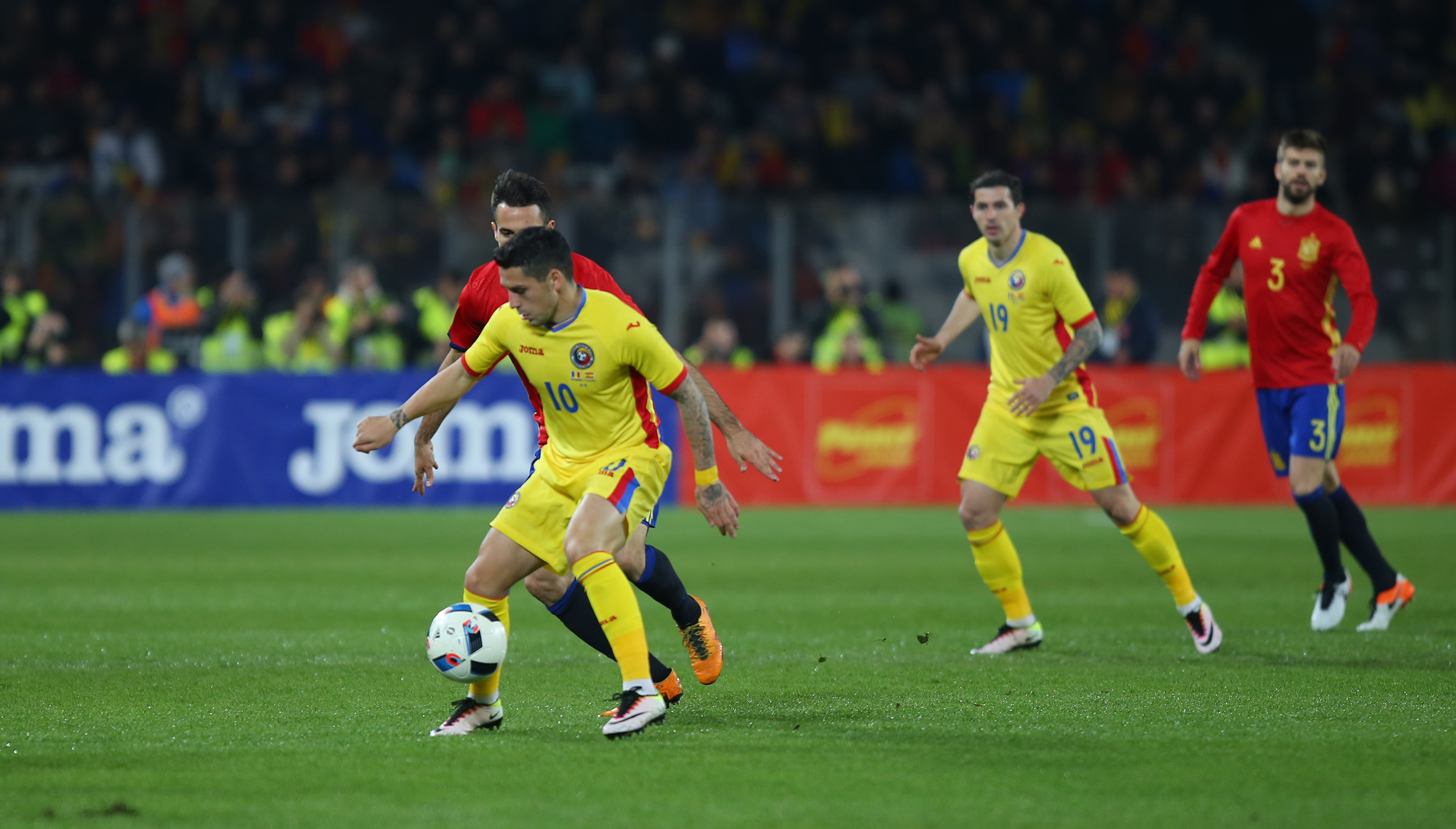 România - Spania 0-0. Speranțe pentru Euro. Tricolorii au dat o replică excelentă campioanei Europei en-titre și au ajuns la 14 meciuri fără înfrângere. Stanciu a fost omul-orchestră al amicalului de pe ”Cluj Arena” / LIVEBLOG&FOTO&VIDEO