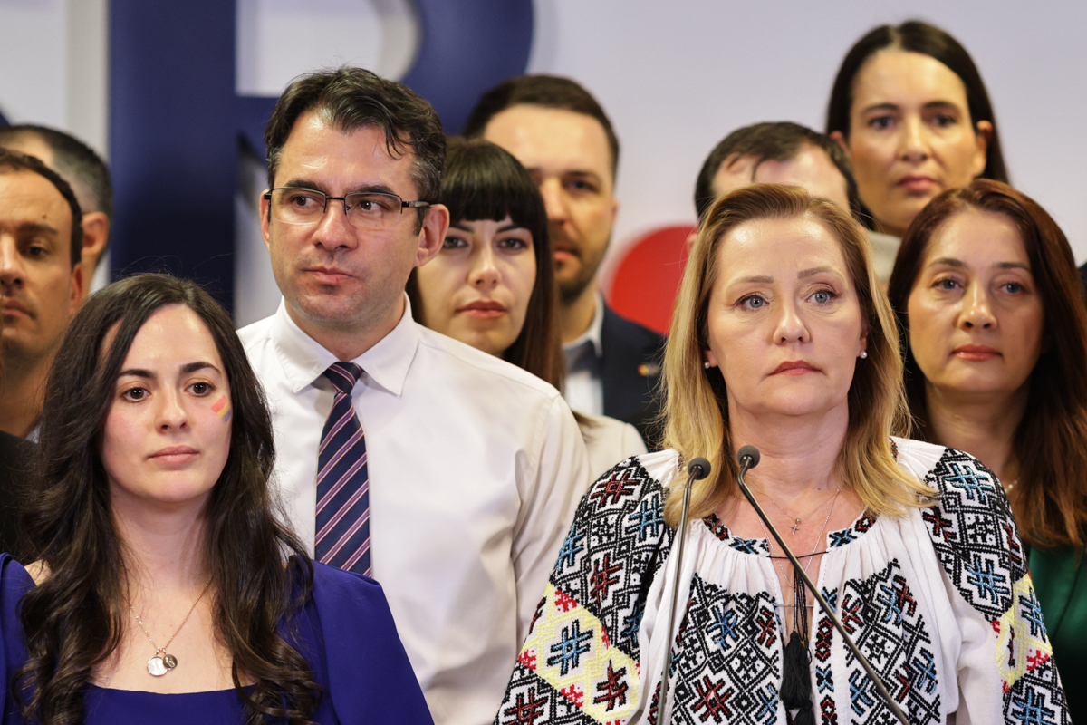 Elena Lasconi a vorbit despre frică în seara vorbelor mari și procentelor mici. Candidata USR, către jurnaliști: „Suntem într-un scenariu îngrozitor!”