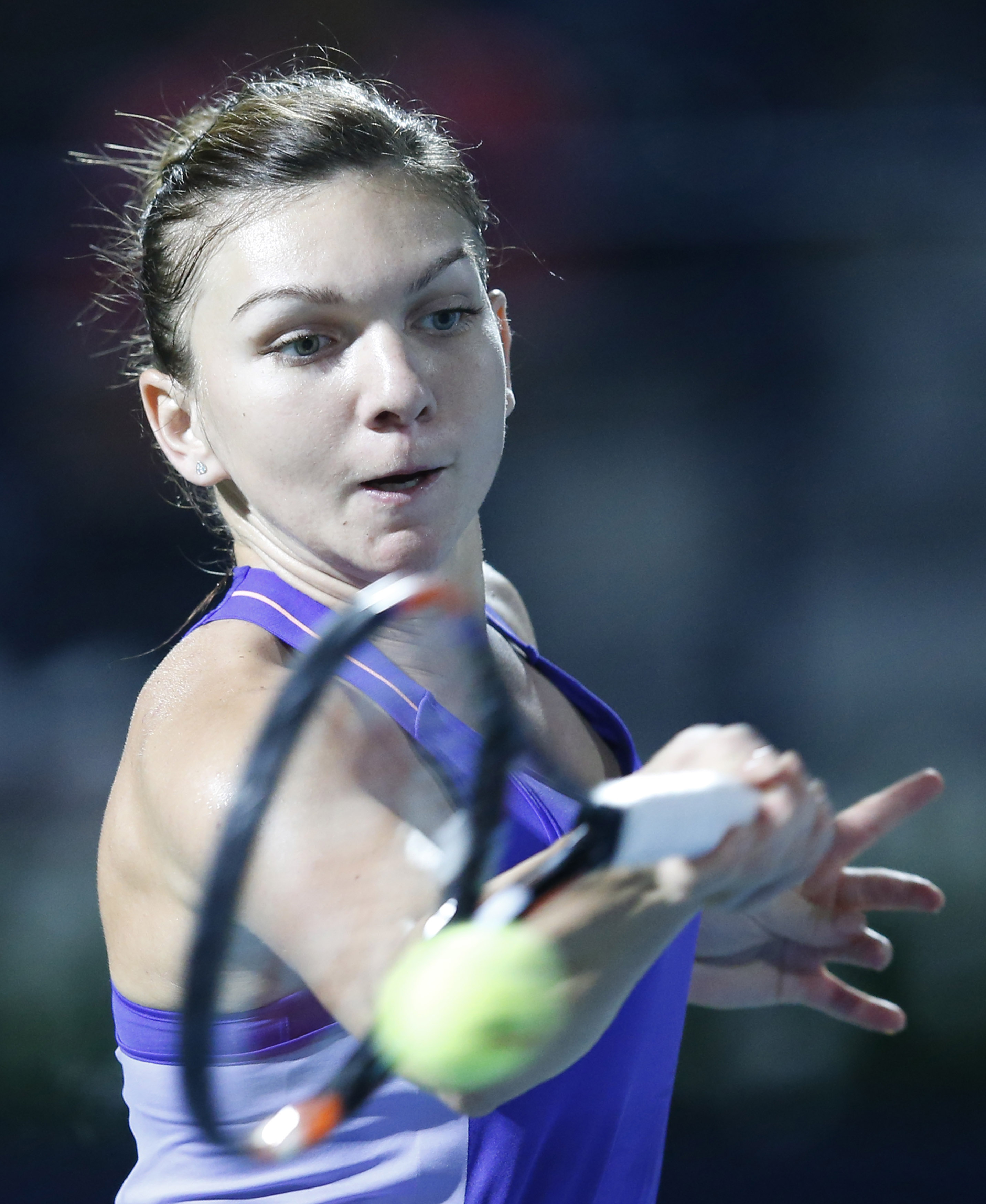 Concentrare, cuvântul de ordine la Dubai! Cum a trăit Simona Halep meciul cu Daniela Hantuchova / GALERIE FOTO