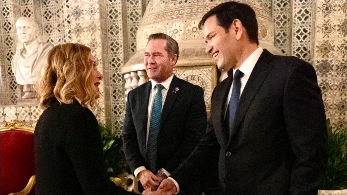 Giorgia Meloni i-a făcut o vizită surpriză lui Donald Trump, la reședința sa din Florida. „Sunt aici cu o femeie fantastică” 