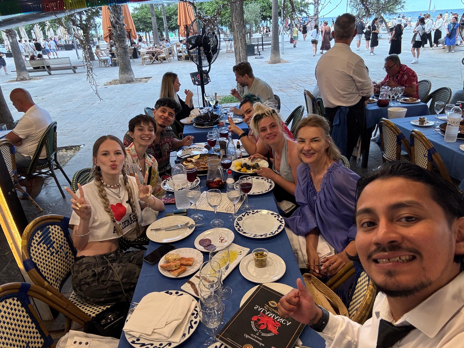 Destinația de vacanță aleasă de Emilian și alți actori din „Ana, mi-ai fost scrisă în ADN”: „Oameni faini, vibe relaxat și mâncare bună”