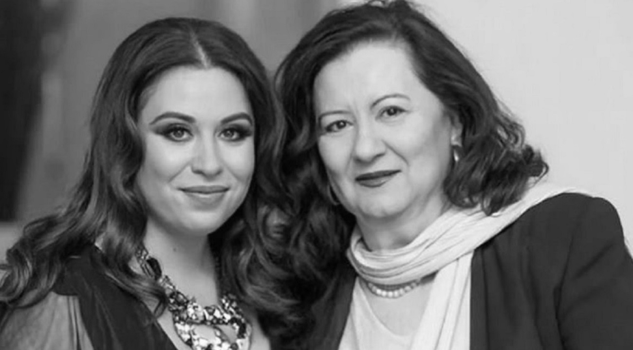 Ce a găsit Oana Roman în camera mamei sale: „Tot descopăr. M-am apucat acum să fac ordine în hârtii, în poze”