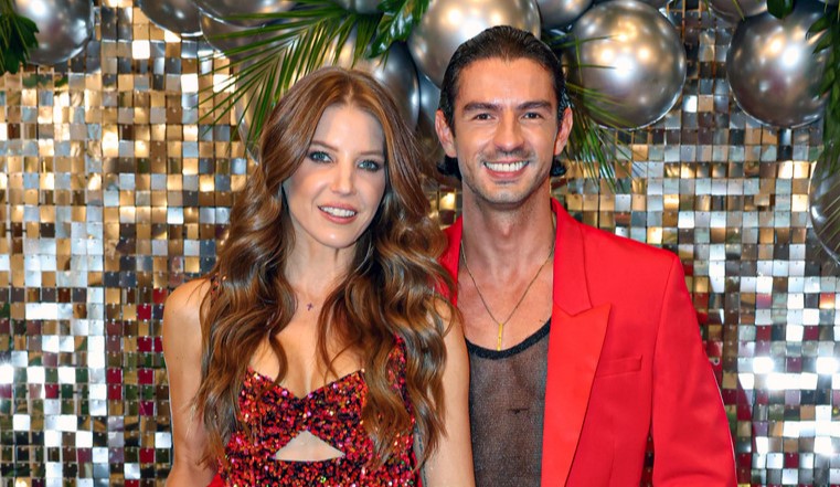 Romantikus gesztus: Andrei Mangra élő adásban lepte meg Szabó Zsófit, ez volt az ajándék – videó