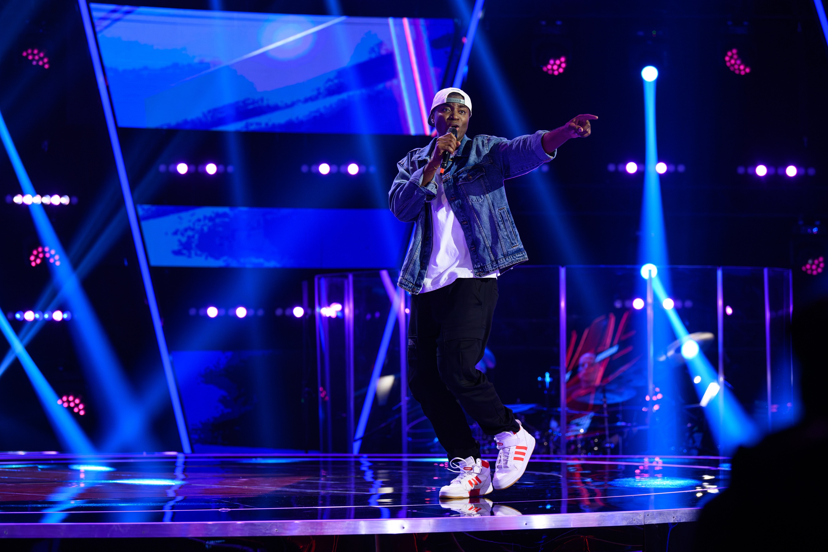 O parte din artiștii trupei Lala Band au urcat pe scena de la Vocea României 2025, în ediția de aseară. Pe cine au susținut! „Aici se taie emoția cu cuțitul”