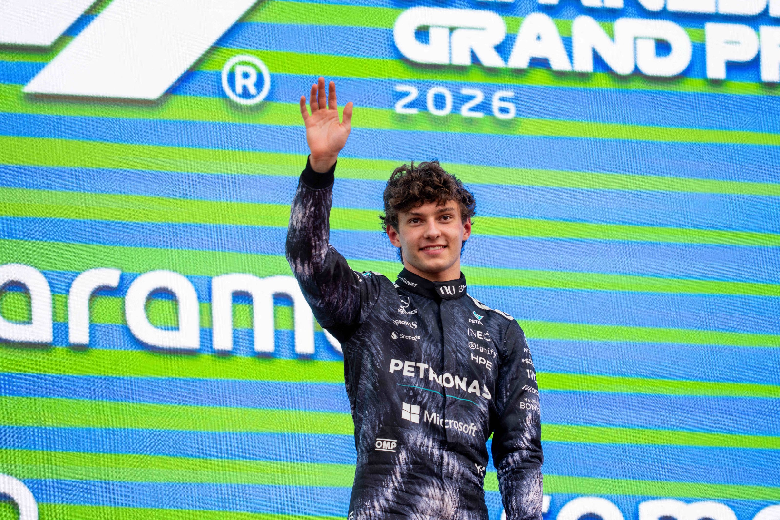 Ca pe vremea lui Michael Schumacher. Ce s-a auzit pe podiumul de Formula 1 după ultimele două curse câștigate de Kimi Antonelli