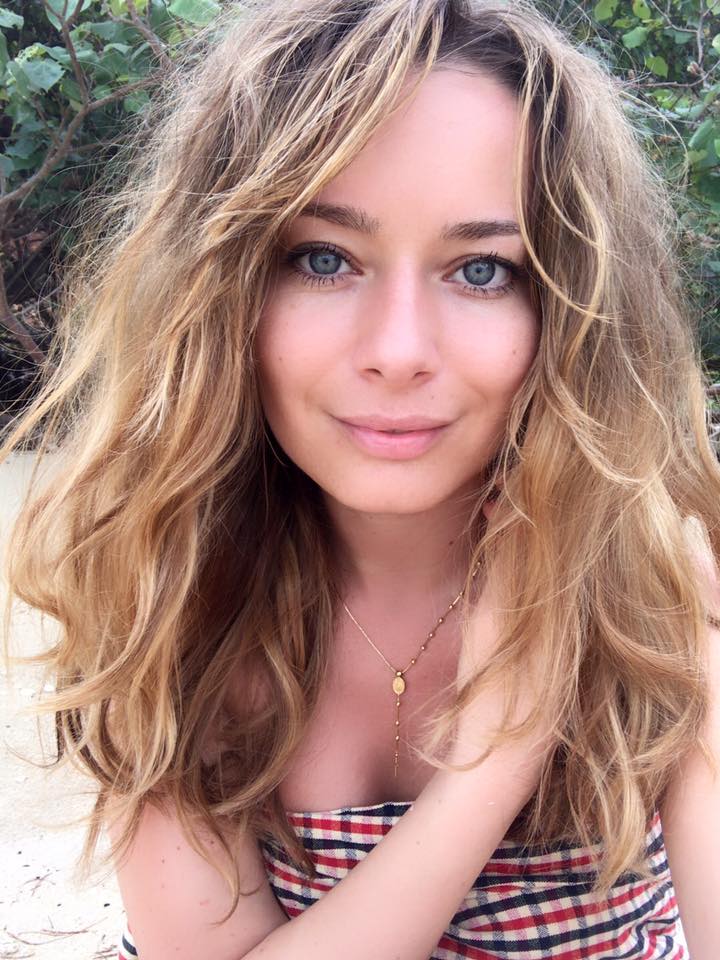 Imagini cu Laura Cosoi în costum de baie, la o lună după ce a devenit mamă pentru a cincea oară