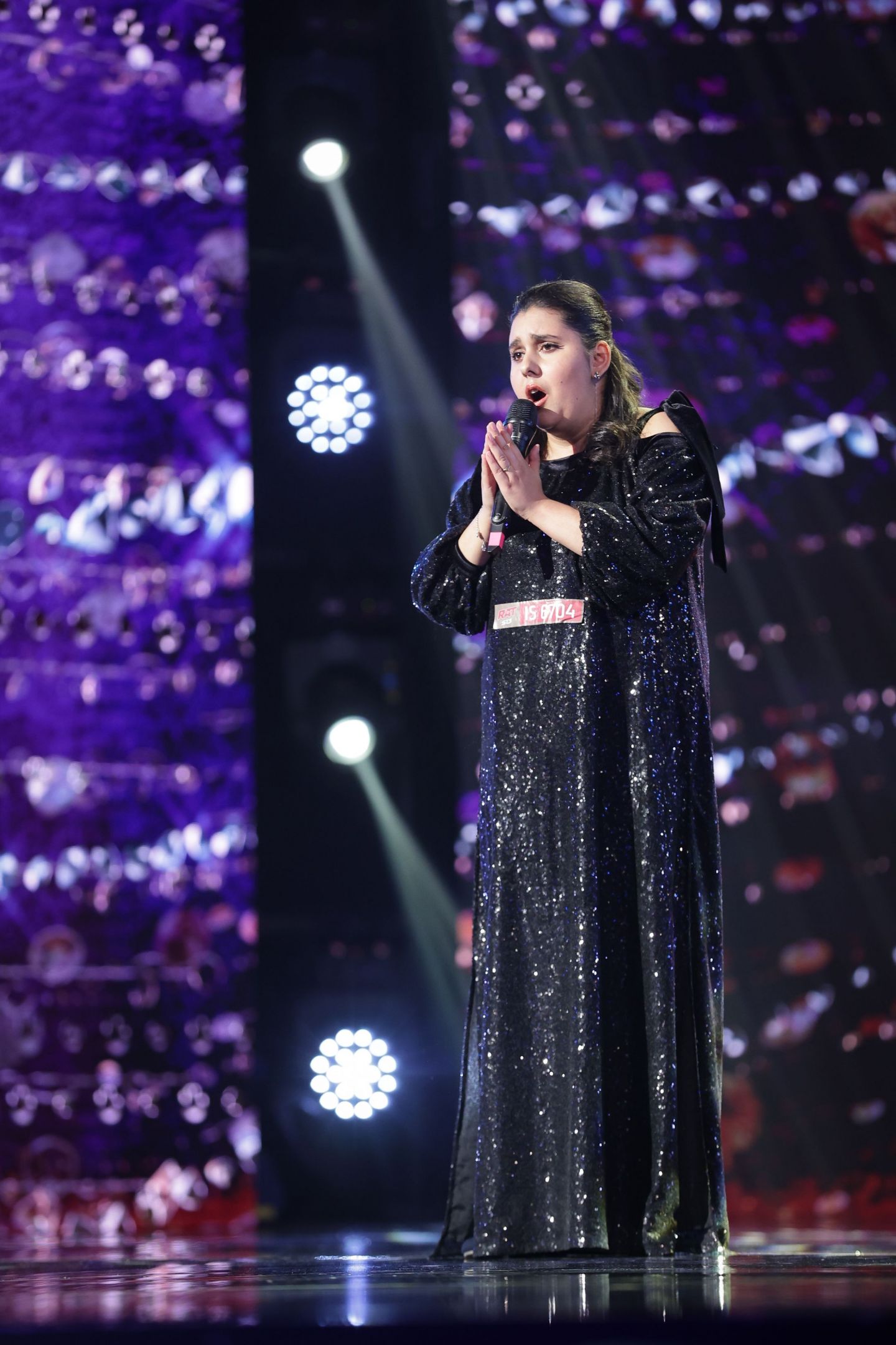 Cine este Katrinel Prisăcaru de la Românii au Talent 2023. Povestea emoționantă de viață a tinerei de 23 de ani