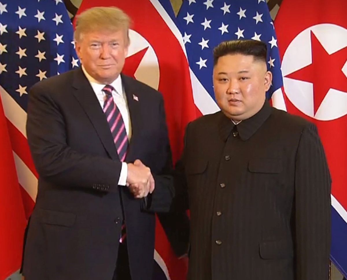 Donald Trump și Kim Jong-un s-au întâlnit la Hanoi. Mesajul președintelui american pentru omologul nord-coreean