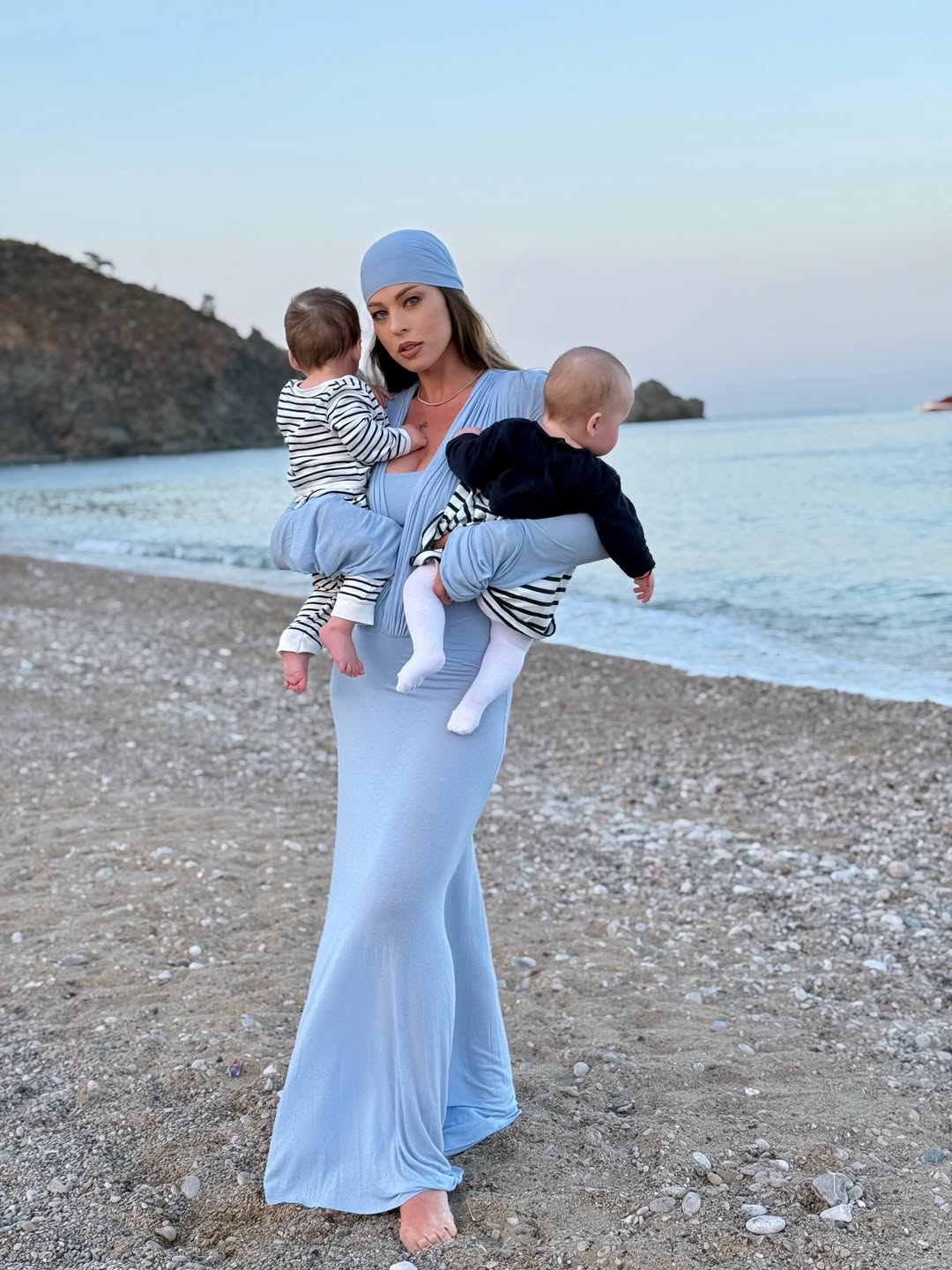 Imagini cu Roxana Nemeș și gemenii ei în vacanță, în Turcia. Cât costă sejurul la resortul de cinci stele din Antalya