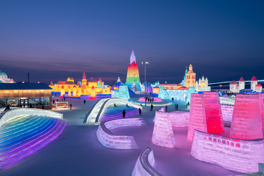 VIDEO | Sculpturi spectaculoase la Festivalul Gheții din Harbin. Ce restricții au fost impuse anul acesta la evenimentul din China