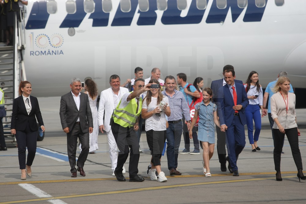 VIDEO&FOTO. Sosirea Simonei Halep în România după ce a câștigat Roland Garros 2018. Așteptată pe covorul roșu!