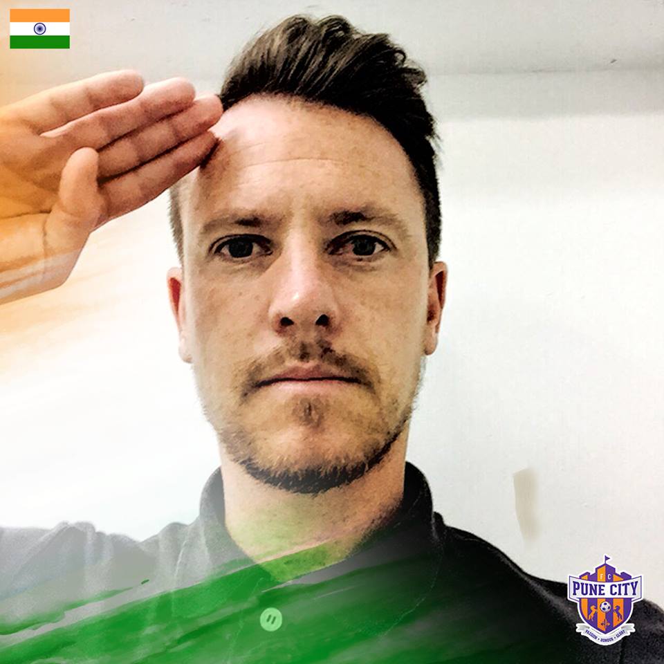 Mutu a plecat în Turcia, pentru a se alătura lotului indienilor de la Pune City. Până atunci, a salutat India, de Ziua Independenței