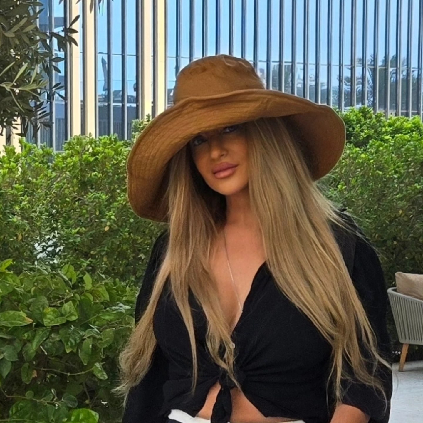 Imagini cu Tania Budi în costum de baie la 57 de ani. Și-a arătat abdomenul pe litoralul românesc